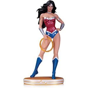 DC Wonder Woman statue